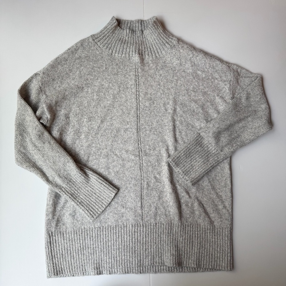 LOFT - Cozy Gray Turtleneck Sweater - Size Large